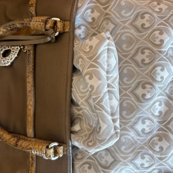 Brighton "Pretty Tough Reed" tote bag in a silver or zinc pearl - Picture 10 of 16